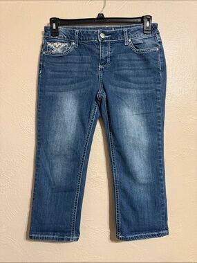 Soundgirl Women's Blue Capri Jeans with Faded Detail
